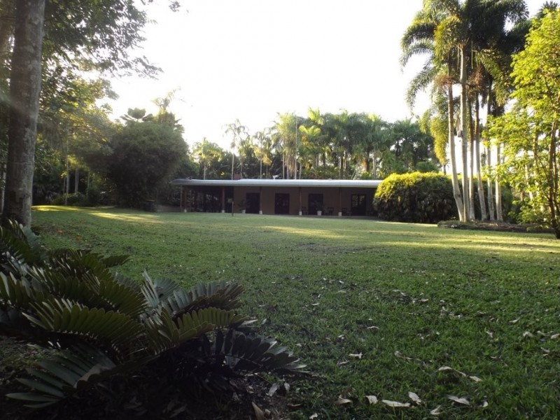 8-10 Headland Close, Edmonton QLD 4869