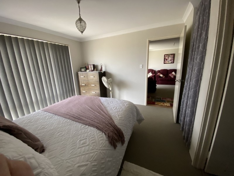 76 Murtin Rd, Dalyellup WA 6230