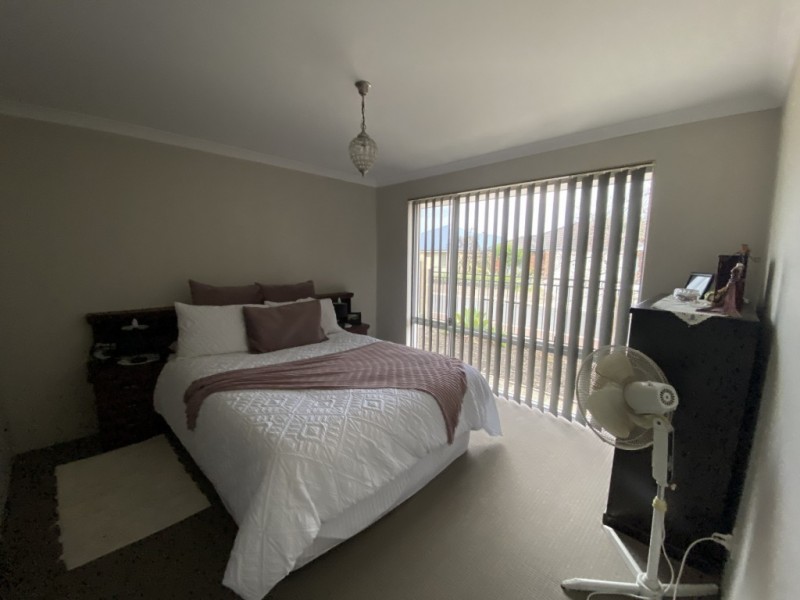 76 Murtin Rd, Dalyellup WA 6230