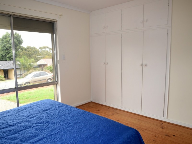 9 Lancing Court, Huntfield Heights SA 5163