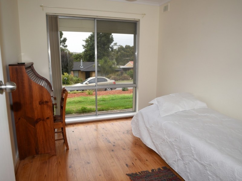 9 Lancing Court, Huntfield Heights SA 5163