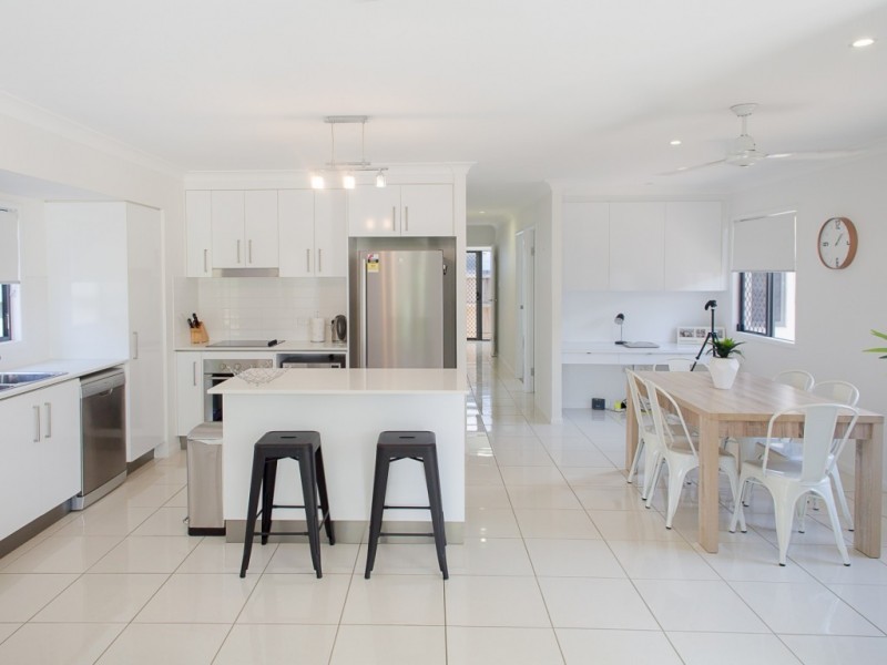 8 Goode Lane, Oonoonba QLD 4811