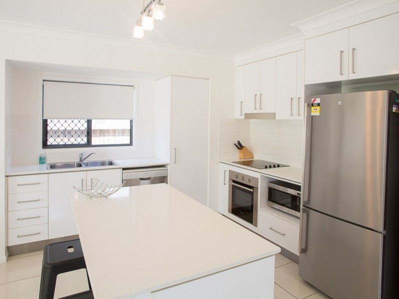 8 Goode Lane, Oonoonba QLD 4811