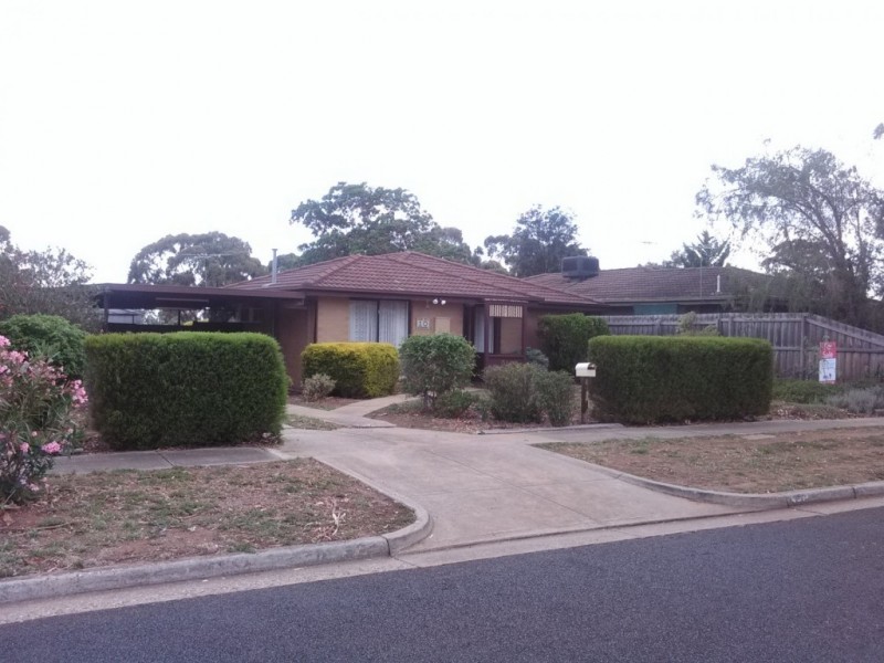 10 Empress Way, Melton West VIC 3337