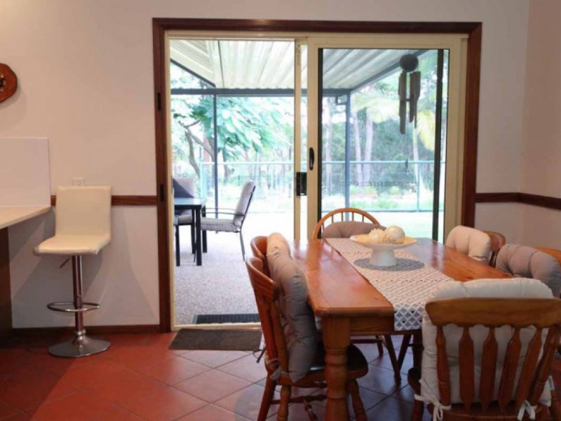 6 Cornwall Drive, Elanora QLD 4221