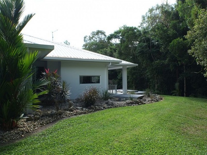 20 Kurt Close, Palm Cove QLD 4879