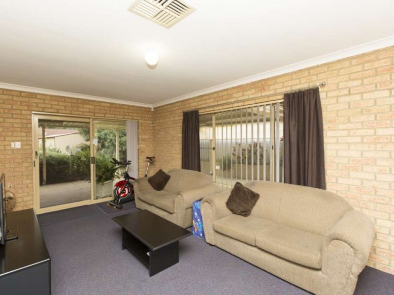 122 Hale Road, Forrestfield WA 6058