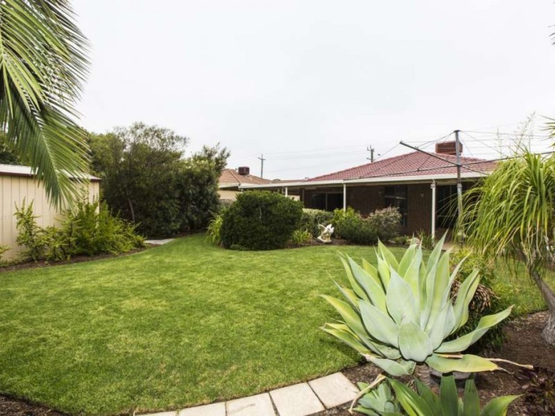 122 Hale Road, Forrestfield WA 6058