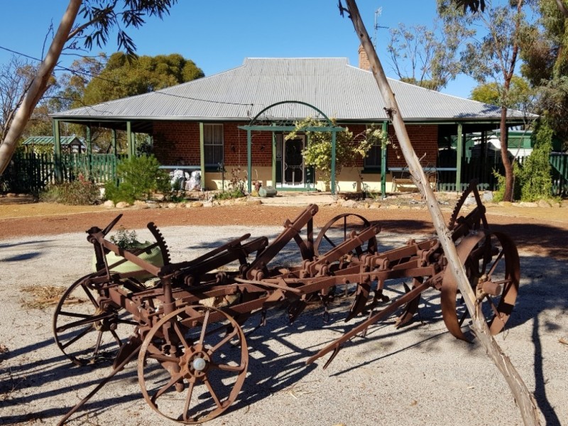 22 Massingham Street, Kellerberrin WA 6410