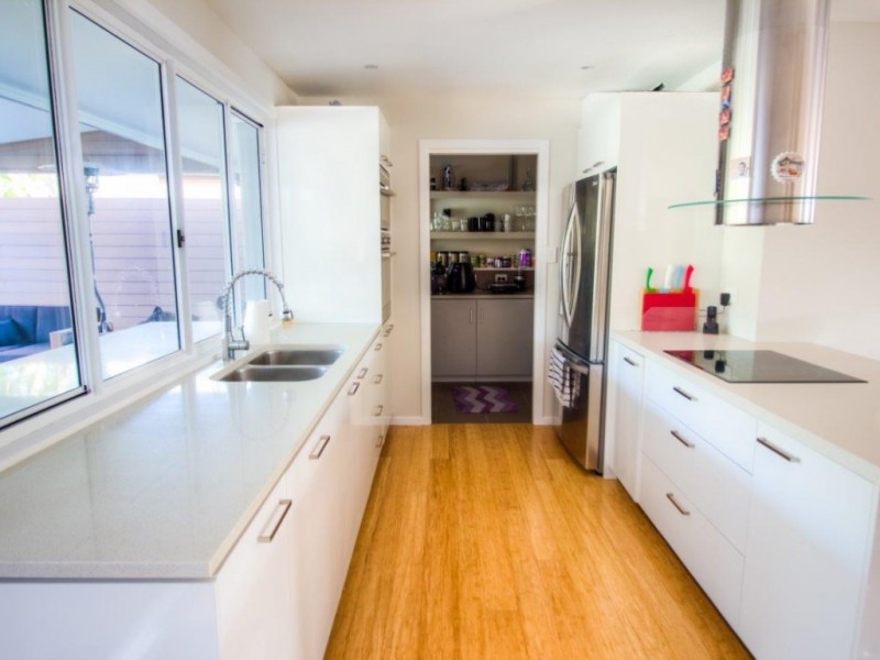 34 Boongala Road, Broadbeach Waters QLD 4218