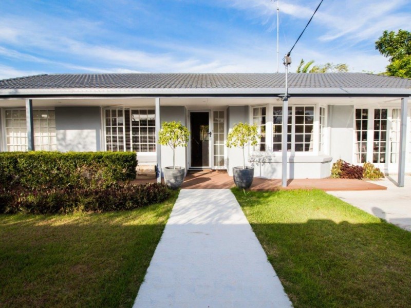 34 Boongala Road, Broadbeach Waters QLD 4218