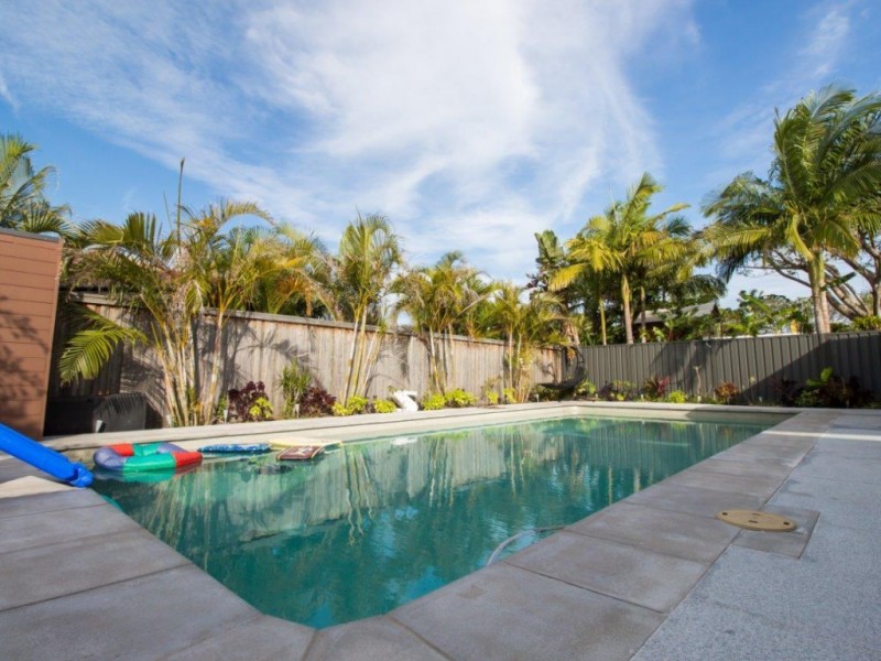 34 Boongala Road, Broadbeach Waters QLD 4218