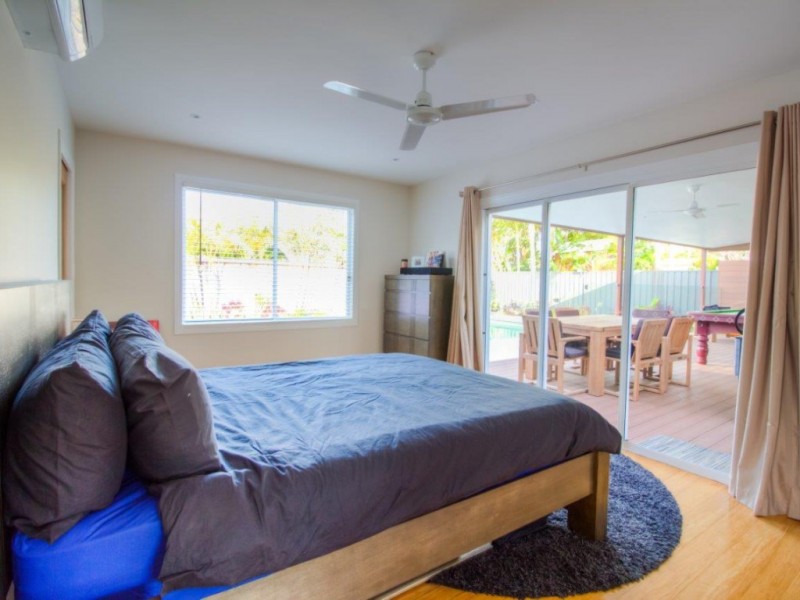 34 Boongala Road, Broadbeach Waters QLD 4218