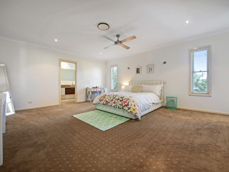 23 Parkview Place, Helensvale QLD 4212