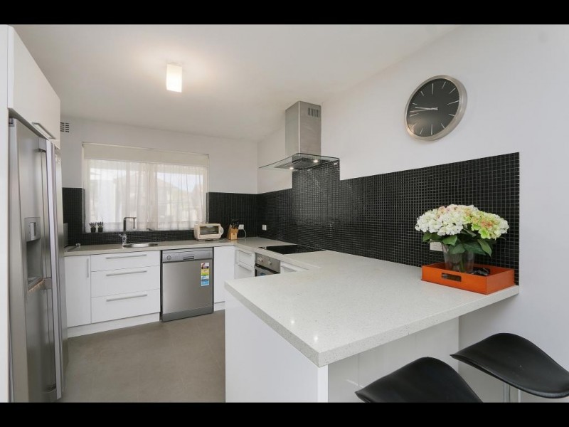 10 Melinga Court, Karawara WA 6152