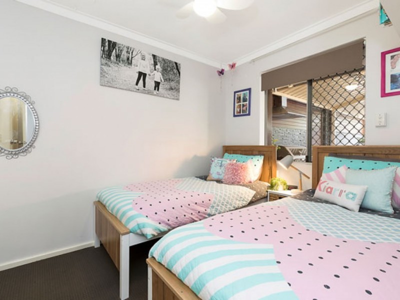 16 Alandale Road, Greenmount WA 6056