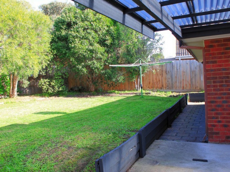 24 Edeys Run, Hampton Park VIC 3976