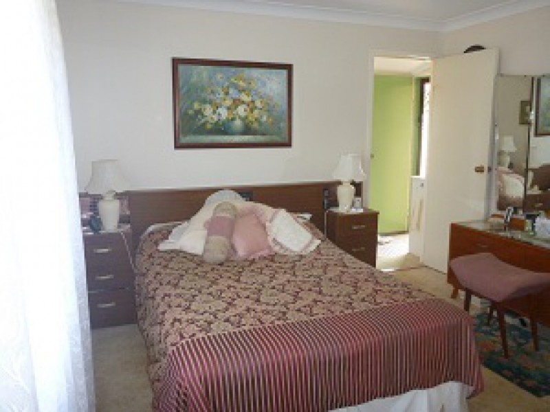 30 Launch Road, Mermaid Waters QLD 4218