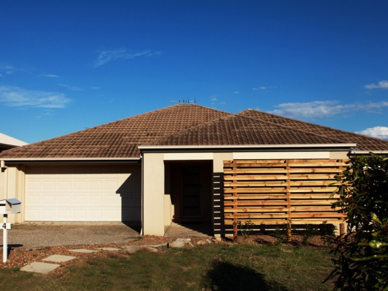 4 Dulcie Close, Springfield Lakes QLD 4300