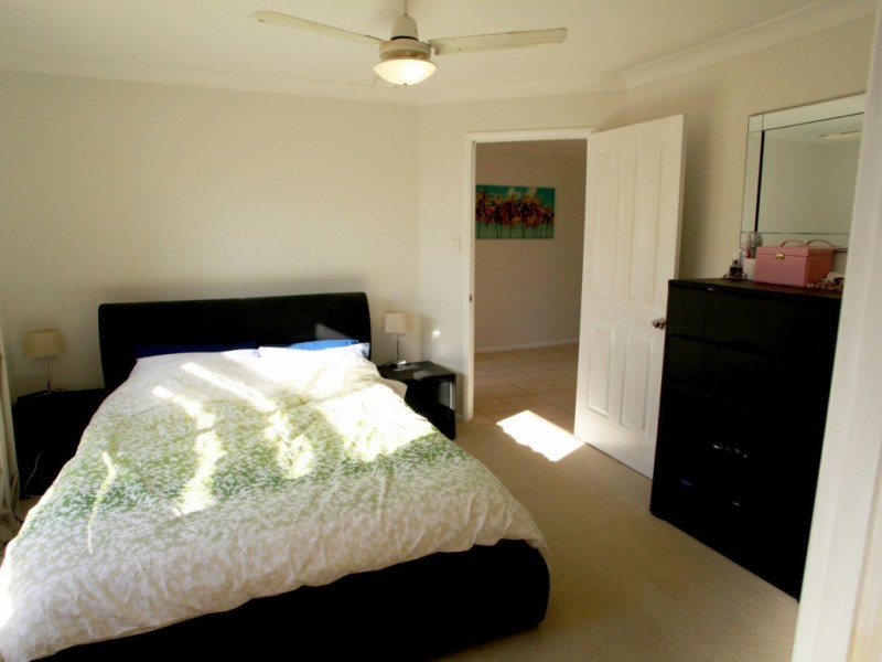 4 Dulcie Close, Springfield Lakes QLD 4300