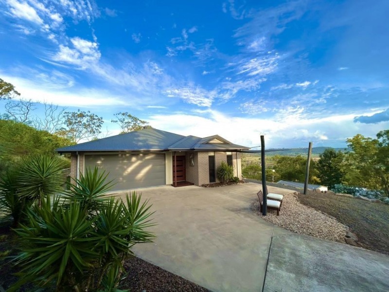 1 Scenic Court, Gowrie Junction QLD 4352