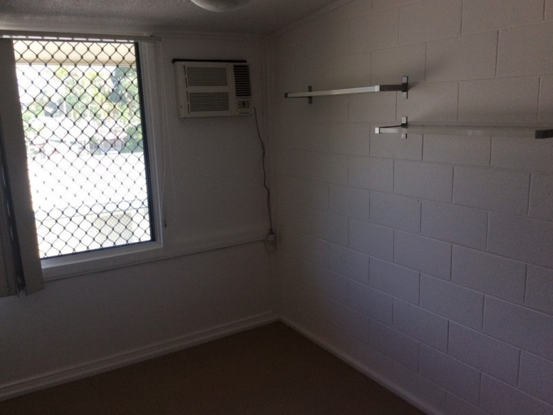 2/174 Harold Street, West End QLD 4810