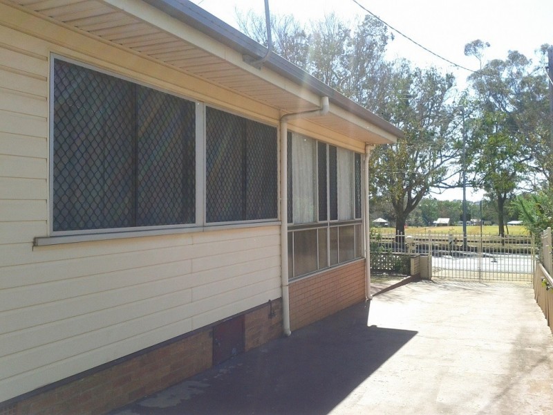 136 Taylor St, Newtown QLD 4350