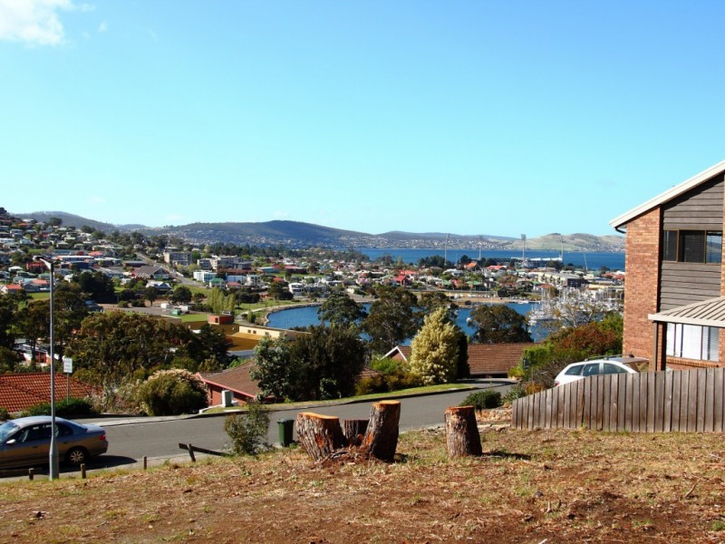 13 Haven Court, Rosny TAS 7018