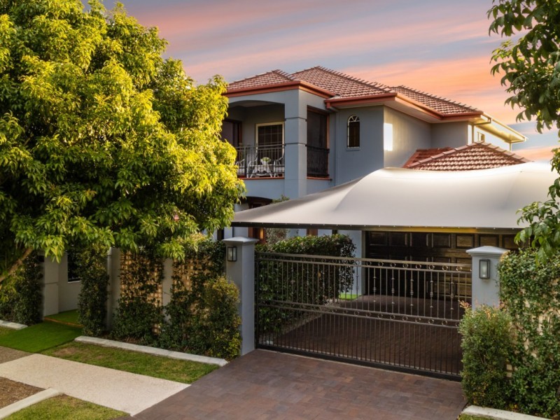 140 Campbell Street, Bundall QLD 4217