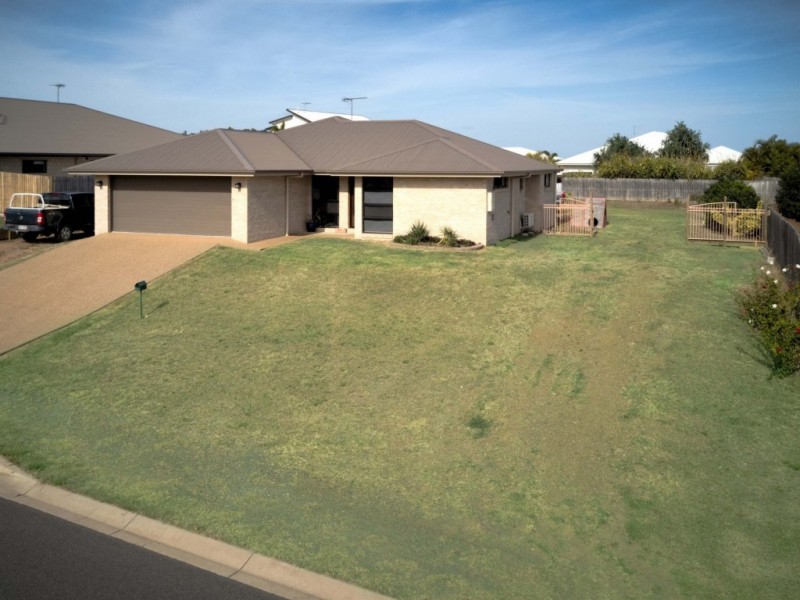 15 Constellation Drive, Rosslyn QLD 4703