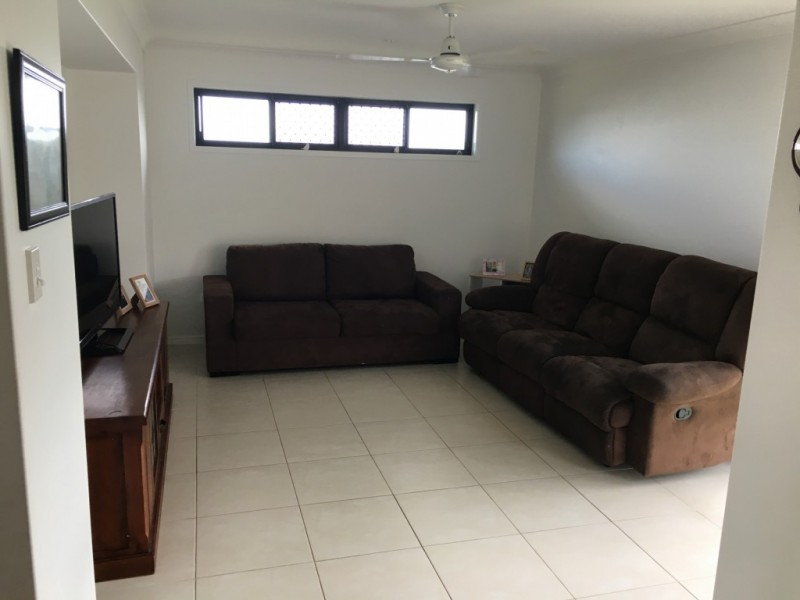 15 Constellation Drive, Rosslyn QLD 4703