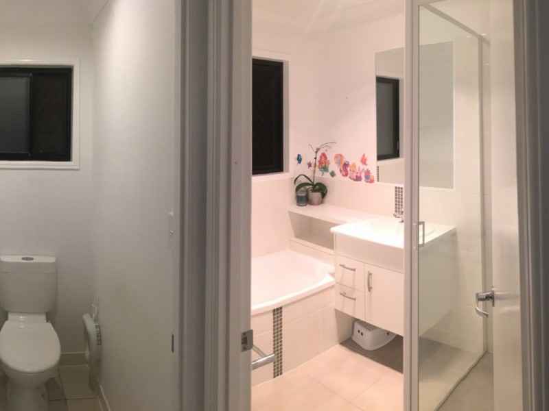 15 Constellation Drive, Rosslyn QLD 4703
