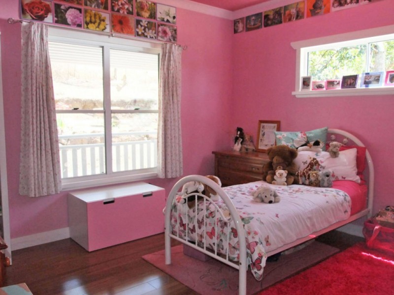 208 Highland Street, Esk QLD 4312