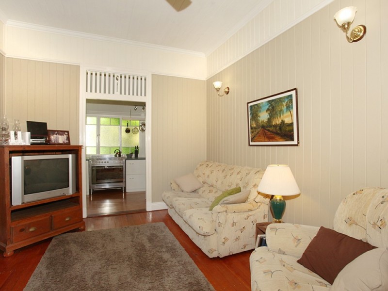 35 Vernon Street, Nambour QLD 4560