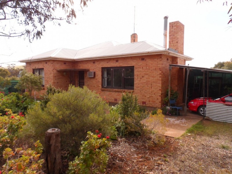 12 Hoad Road, Sanderston SA 5237