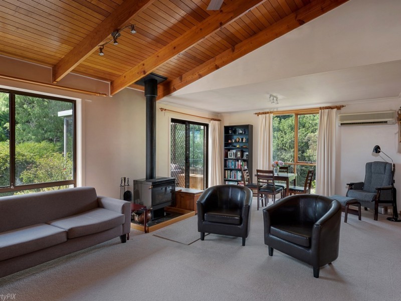 302 Leslie Rd, Kingston TAS 7050