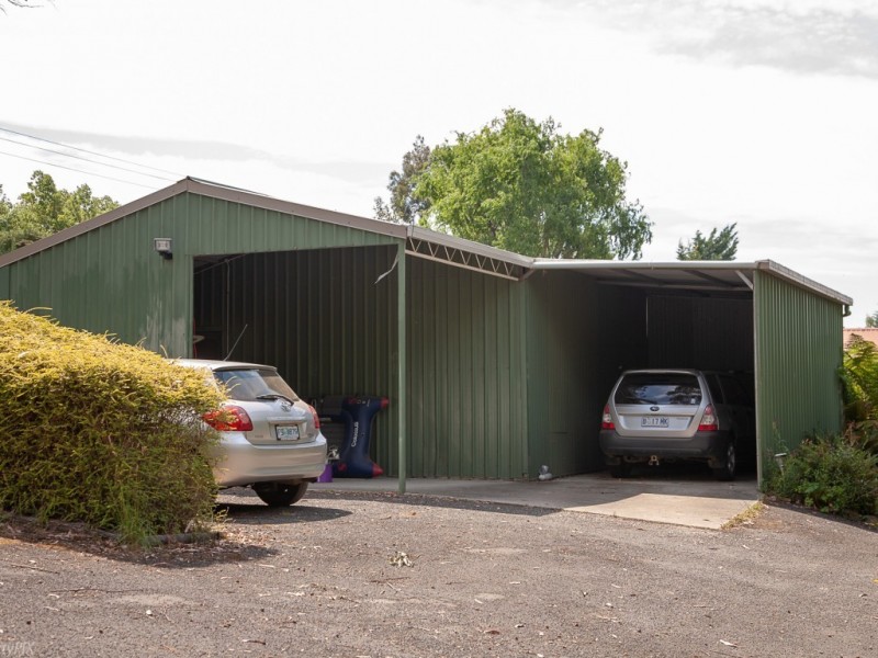 302 Leslie Rd, Kingston TAS 7050