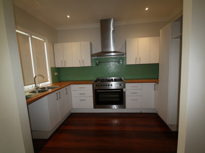 18 Chalet Vale, Preston Beach WA 6215