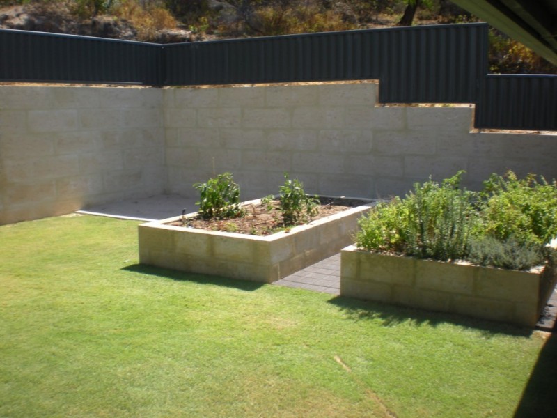 18 Chalet Vale, Preston Beach WA 6215