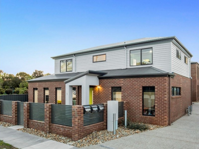 1/54 Mackenzie Street West, Golden Square VIC 3555