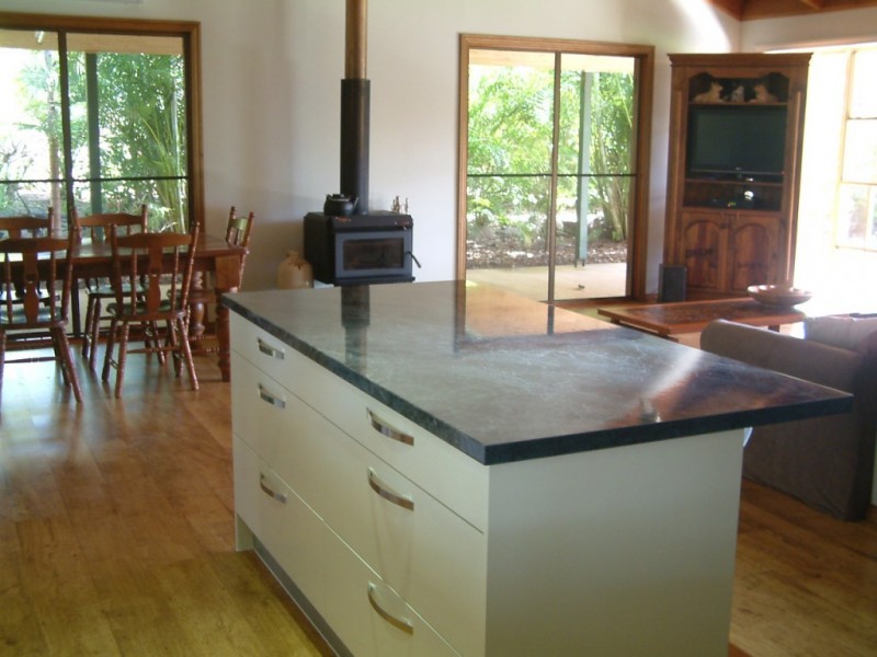 7 Bond Court, Kensington Grove QLD 4341