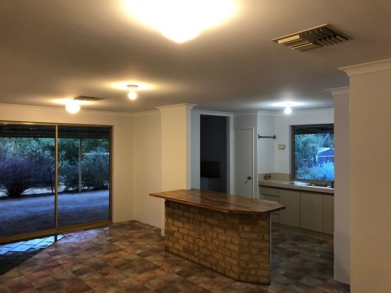 1 Laslett Circle, Mundaring WA 6073