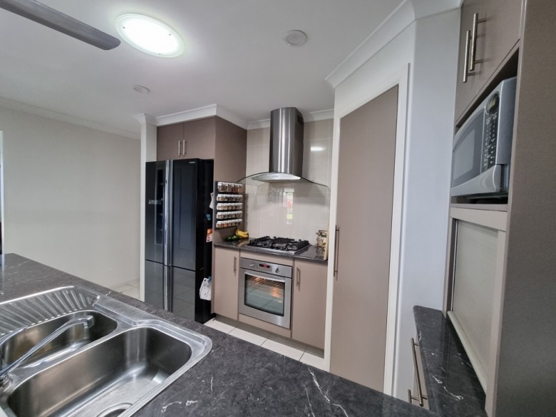 65 Montgomery Street, Rural View QLD 4740