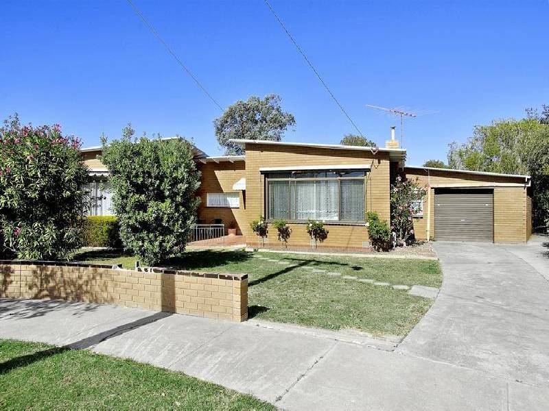 5 Carol Court, Newcomb VIC 3219