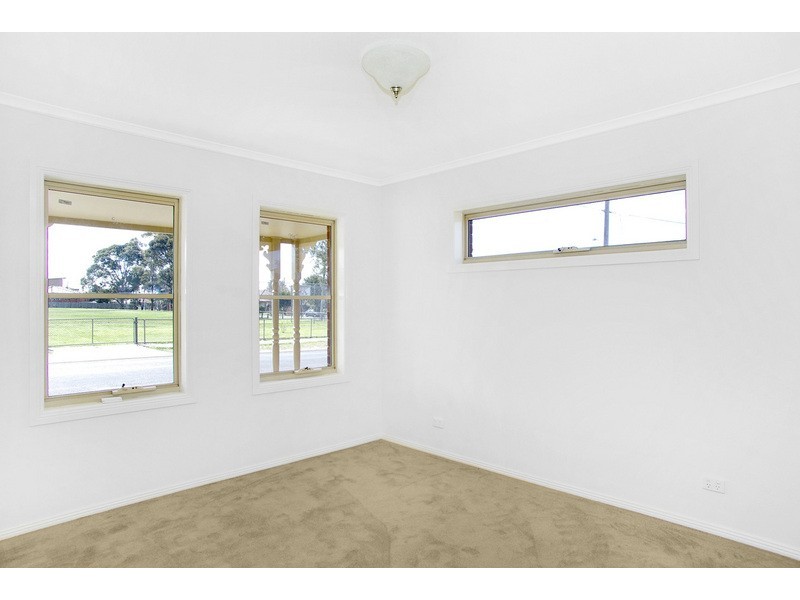 2/1 Chaucer Street, Hamlyn Heights VIC 3215