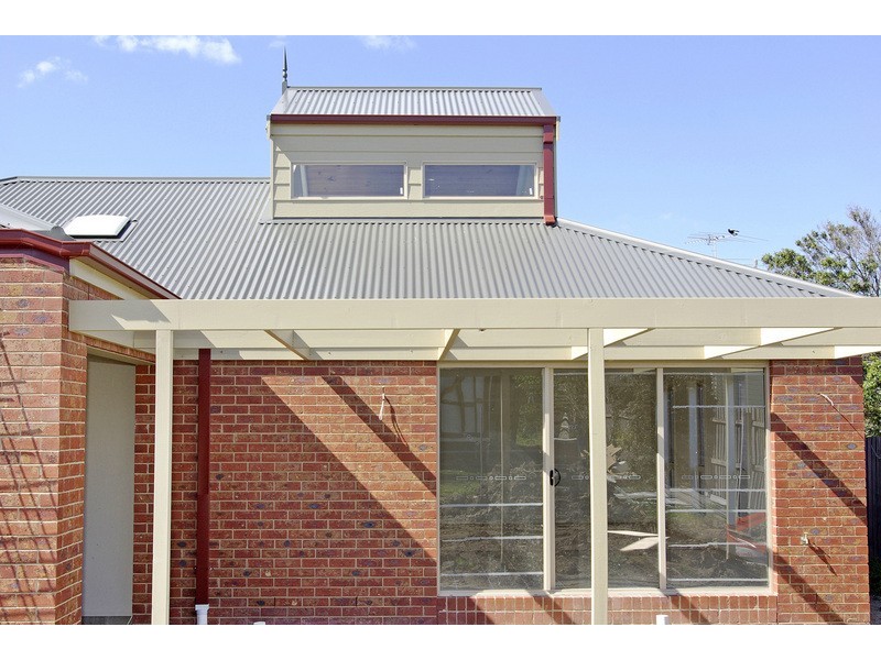 2/1 Chaucer Street, Hamlyn Heights VIC 3215