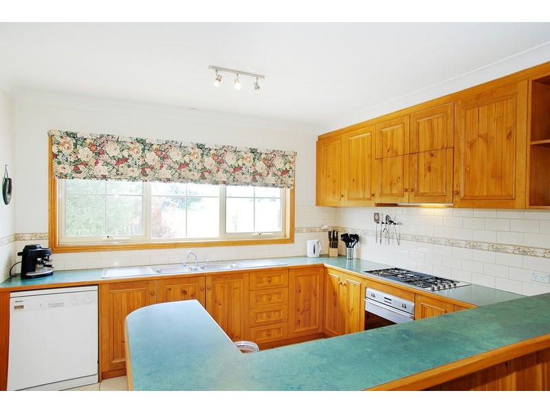 14 Mayfair Drive, Newtown VIC 3220