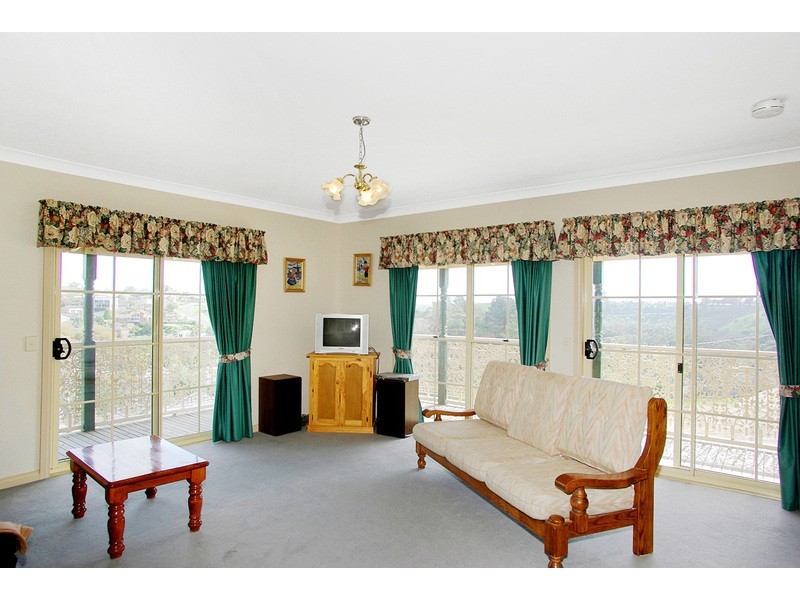 14 Mayfair Drive, Newtown VIC 3220