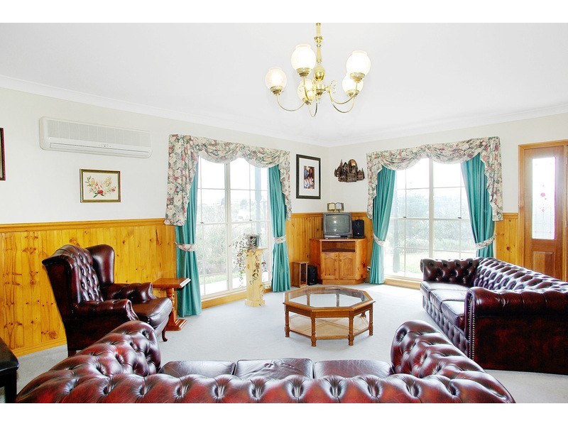 14 Mayfair Drive, Newtown VIC 3220