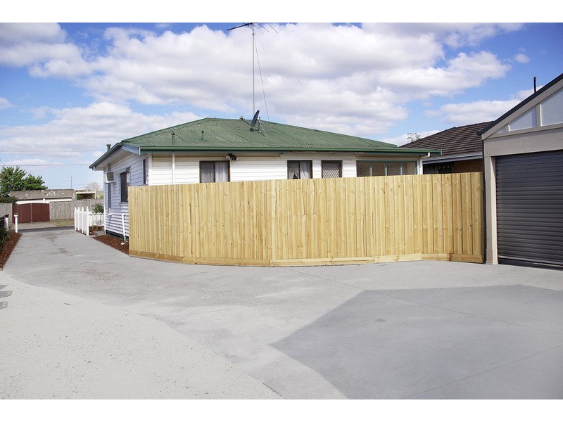 1/30 Breadalbane Street, Newcomb VIC 3219